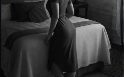 When a married woman is attracted to another man, she does these 9 things A